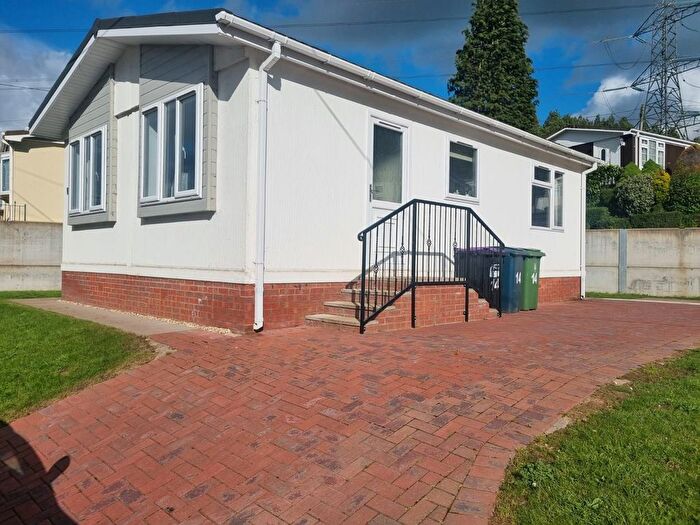 2 Bedroom Mobile/park Home For Sale In Holyhead Road, Albrighton, Wolverhampton, WV7