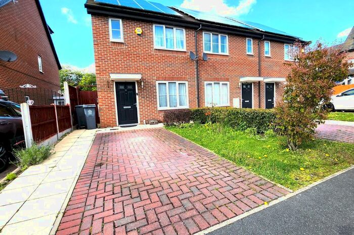 2 Bedroom End Of Terrace House To Rent In Lotus Road, Leicester, LE5