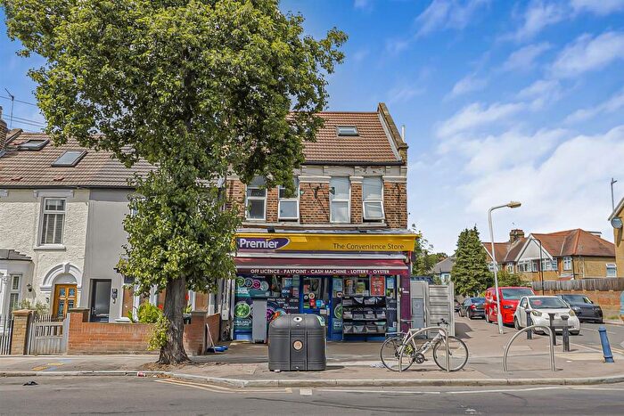 1 Bedroom Flat To Rent In New Road, Chingford, E4