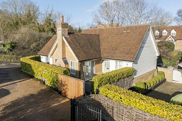 2 Bedroom Property For Sale In Hertingfordbury Road, Hertingfordbury, Hertford, SG14