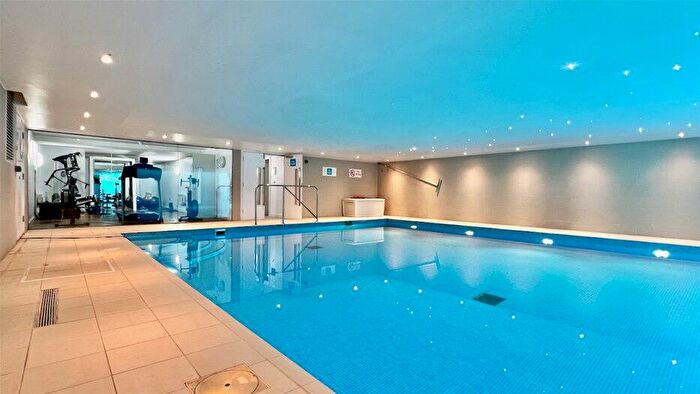2 Bedroom Flat For Sale In Whitehall Road, Woodford Green, IG8