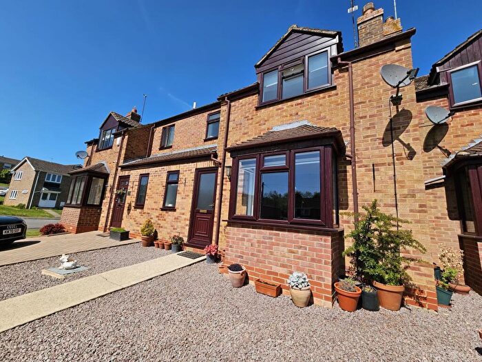 3 Bedroom Terraced House For Sale In Manor Close Middleton Cheney Banbury, OX17