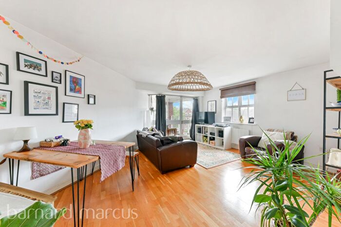 2 Bedroom Flat To Rent In Macmillan Way, Tooting, SW17