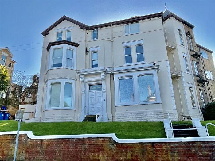1 Bedroom Flat To Rent In Cromwell Parade, Scarborough, YO11