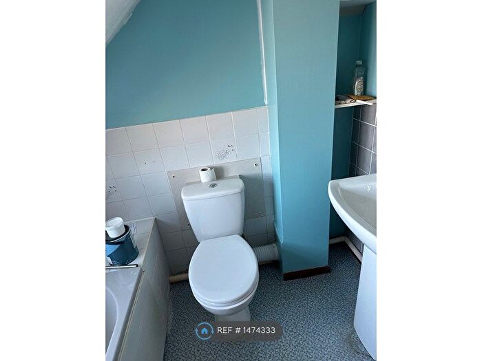 1 Bedroom Flat To Rent In Church Street, Dorchester, DT1