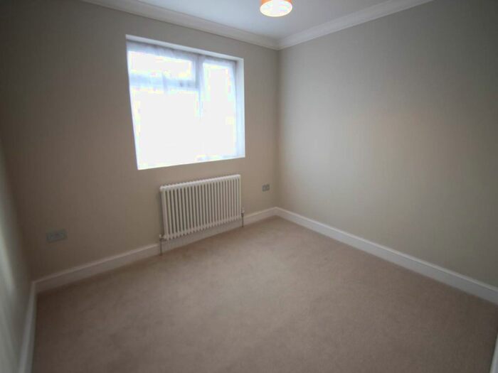 2 Bedroom Flat To Rent In Butterfields, Walthamstow, London, E17