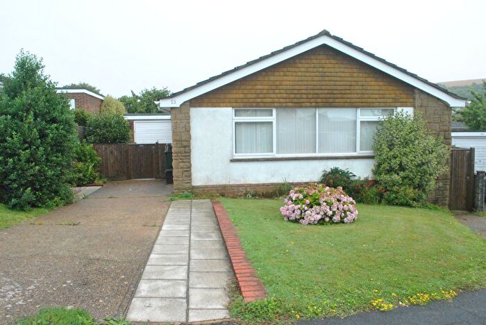 3 Bedroom Detached Bungalow To Rent In Effingham Close, Brighton, BN2