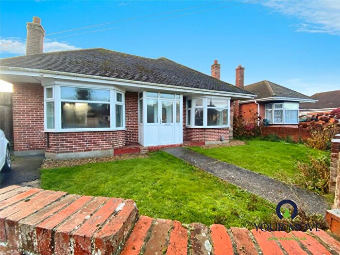 2 Bedroom Bungalow To Rent In Coxes Avenue, Ramsgate, Kent, CT12