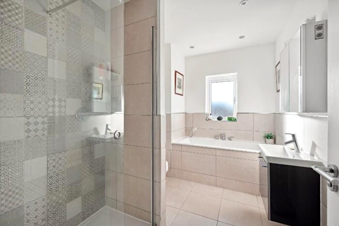 5 Bedroom Detached House For Sale In Station Road, Goldsborough, Knareabororugh, HG5