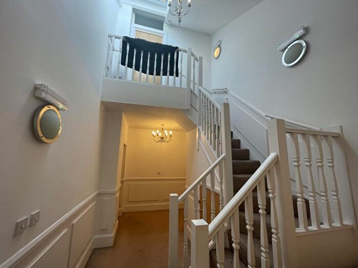 2 Bedroom Flat To Rent In Dickenson Road, Rusholme, £pcm, M14