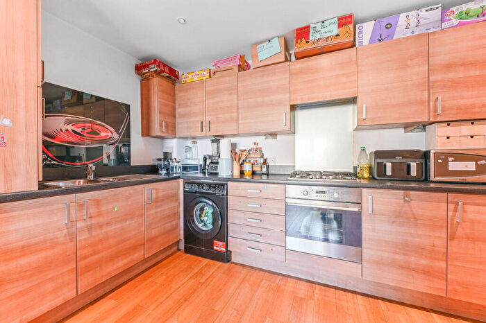 2 Bedroom Flat For Sale In Gary Court, Croydon, CR0
