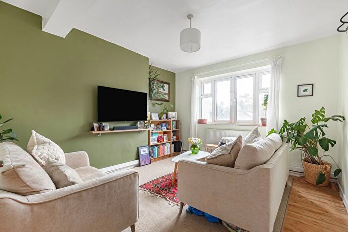 2 Bedroom Flat For Sale In Stockwell Gardens Estate, Stockwell, London, SW9