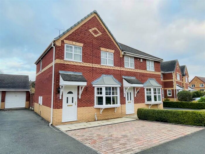 Houses for sale & to rent in CW9 8RP, Shurlach Lane, Davenham, Moulton