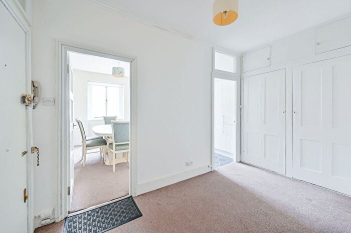 3 Bedroom Flat For Sale In Sussex Gardens, Hyde Park Square, London, W2