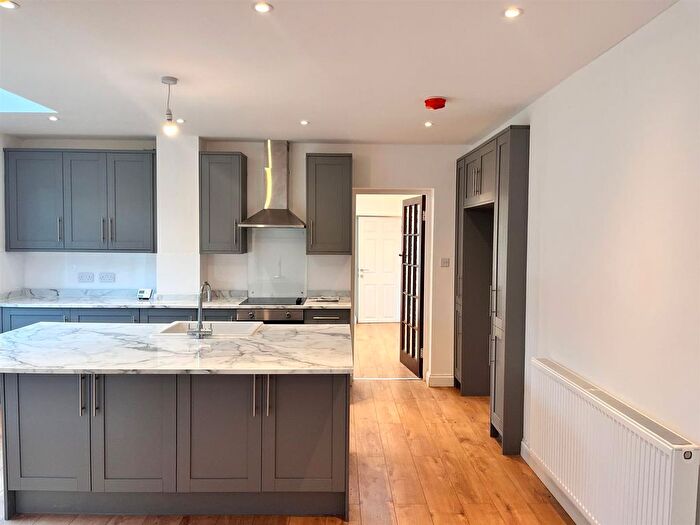 4 Bedroom Detached House For Sale In Weeford Road, Sutton Coldfield, B75