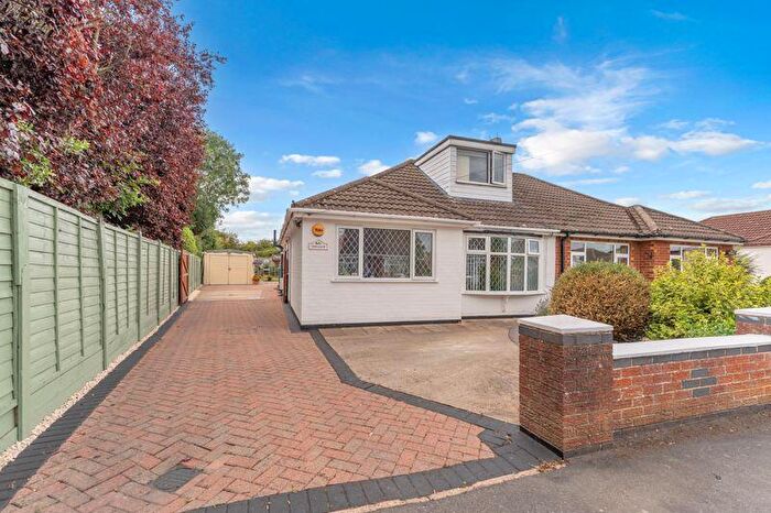 5 Bedroom Semi-Detached Bungalow For Sale In Station Avenue, New Waltham, DN36