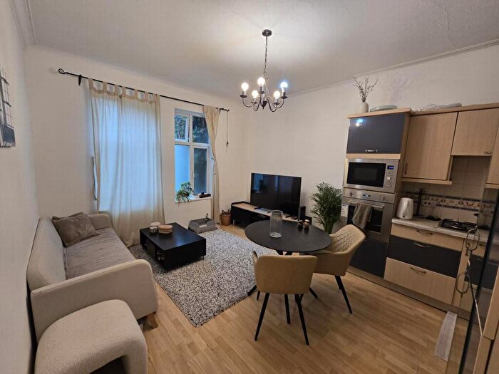 1 Bedroom Flat To Rent In Eagle Lodge, Golders Green Road, Golders Green, NW11