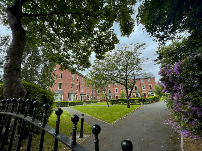 3 Bedroom Apartment To Rent In Cockcroft Mews, Cardigan Road, Leeds, LS6