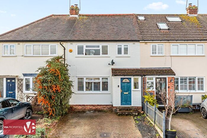 4 Bedroom Terraced House For Sale In The Meadway, Hoddesdon, EN11