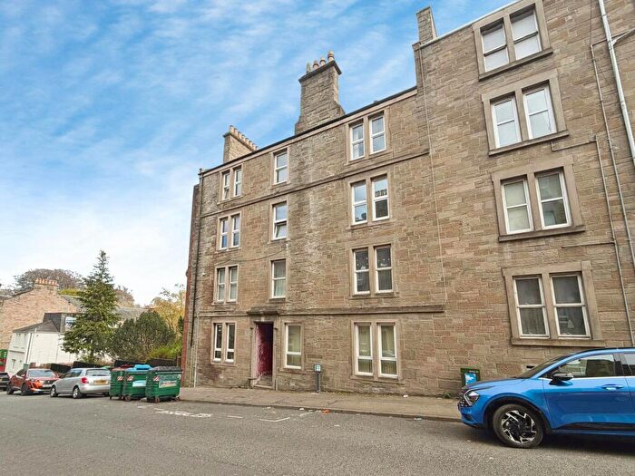 3 Bedroom Flat For Sale In Cleghorn Street, Dundee, DD2