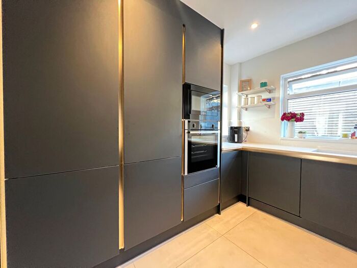 2 Bedroom End Of Terrace House To Rent In Chipstead Valley Road, Coulsdon, CR5