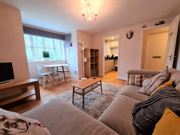 1 Bedroom Flat For Sale In Oakleaf Court, Mill Ride, Ascot, Berkshire, SL5