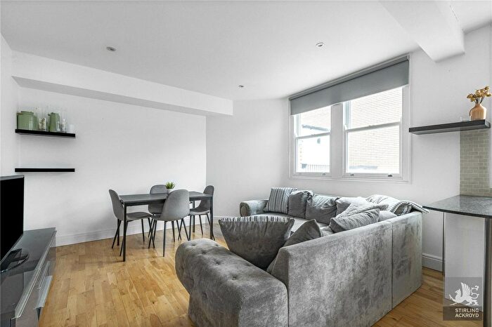 3 Bedroom Flat To Rent In High Holborn, London, WC1V