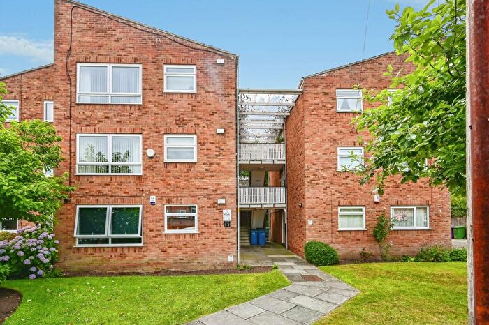 2 Bedroom Apartment For Sale In Troutbeck Road, Liverpool, Merseyside, L18