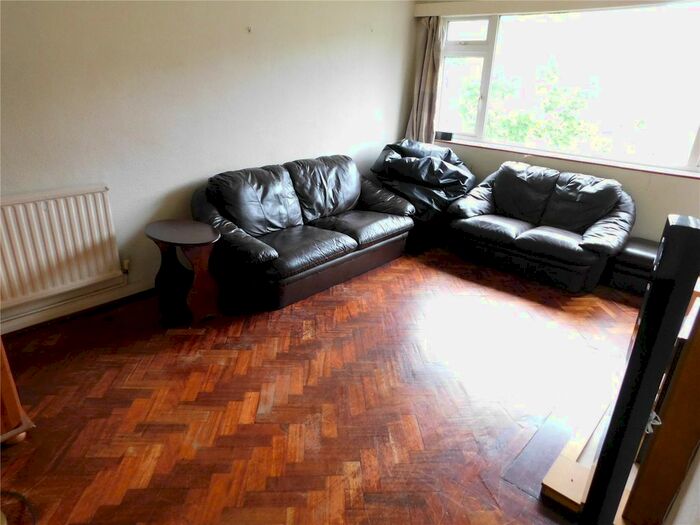 2 Bedroom Maisonette To Rent In Raymond Close, Sydenham, London, SE26