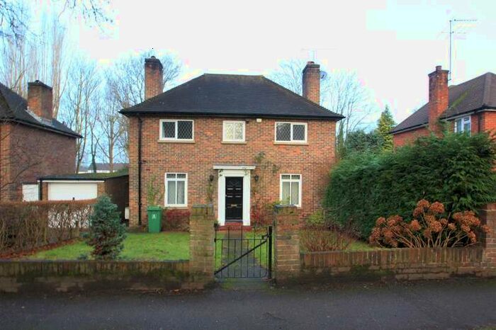 3 Bedroom Detached House To Rent In Woking, GU22