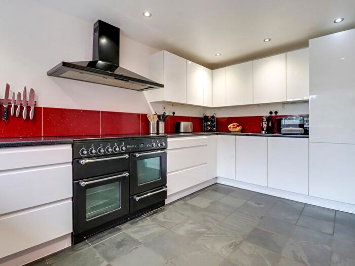 3 Bedroom End Of Terrace House For Sale In Mayfield Road, Southam, Warwickshire, CV47