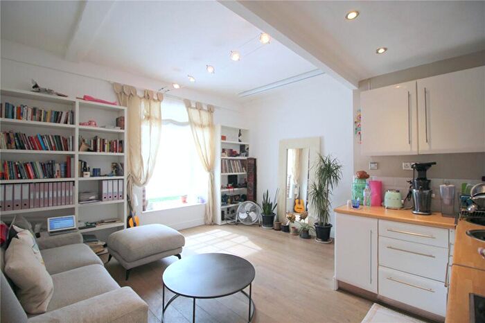 1 Bedroom Flat To Rent In Foreshore, Surrey Quays, SE8