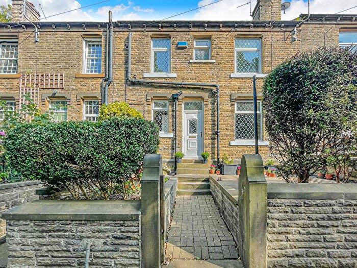 3 Bedroom Terraced House For Sale In Barcroft Road, Huddersfield, West Yorkshire, HD4