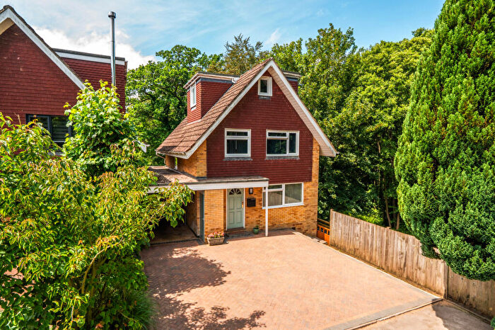 5 Bedroom Detached House For Sale In Wey Lodge Close, Liphook, GU30