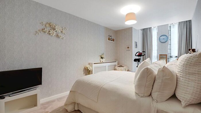 2 Bedroom Flat For Sale In Mason's Ave, Croydon, CR0