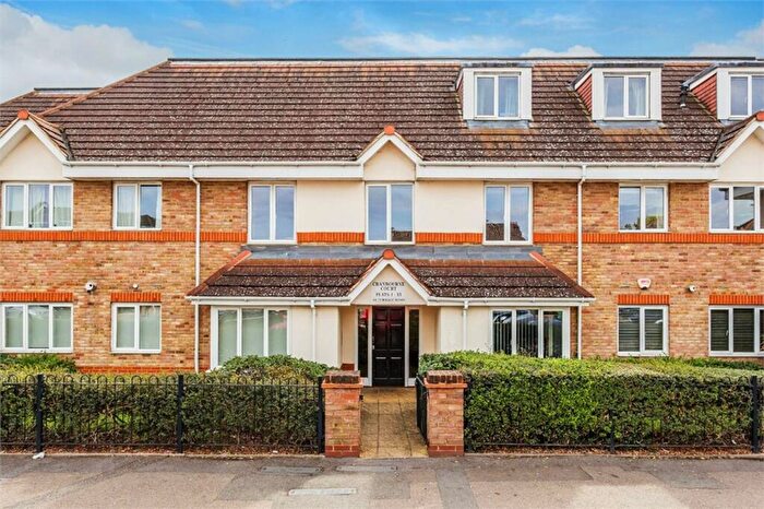 2 Bedroom Flat To Rent In Terrace Road, Cranbourne Court, KT12