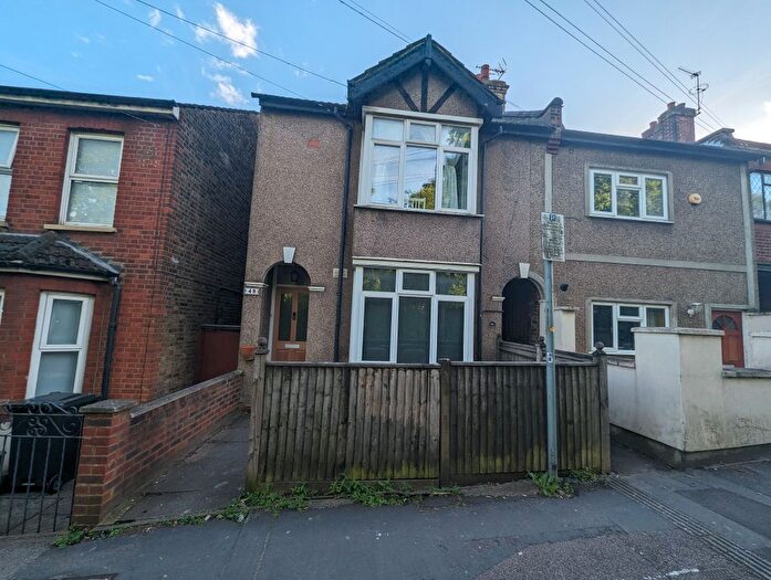 1 Bedroom Maisonette To Rent In Wiggenhall Road, Watford, WD18