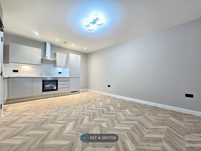 1 Bedroom Flat To Rent In Spur Road, London, N15