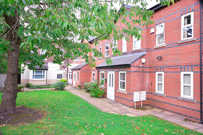 1 Bedroom Flat To Rent In The Oaks, - Bury Old Road, M7