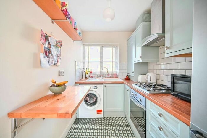 1 Bedroom Flat To Rent In Coombe Road, Kingston, Kingston Upon Thames, KT2