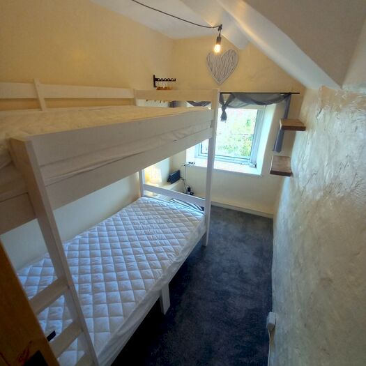 2 Bedroom End Of Terrace House To Rent In Bryn Street, Talsarnau, LL47