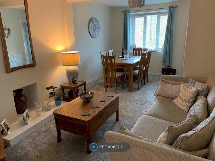 2 Bedroom End Of Terrace House To Rent In Burrows Road, Skewen, Neath, SA10