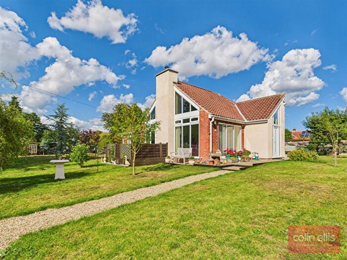 3 Bedroom Detached Bungalow For Sale In Garth End Road, West Ayton, Scarborough, YO13
