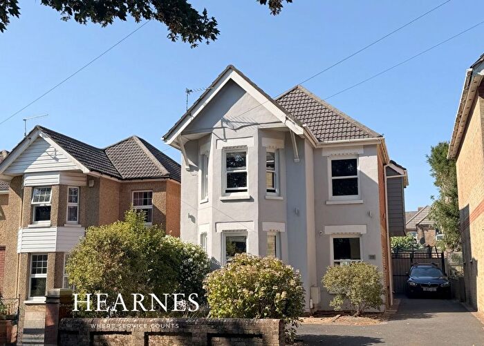 4 Bedroom Detached House For Sale In Alexandra Road, Poole, BH14