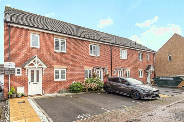 3 Bedroom End Of Terrace House To Rent In Crestwood View, Eastleigh SO50