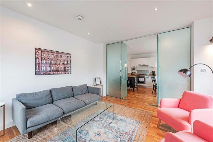 2 Bedroom Apartment To Rent In Hoxton Square, London, N1