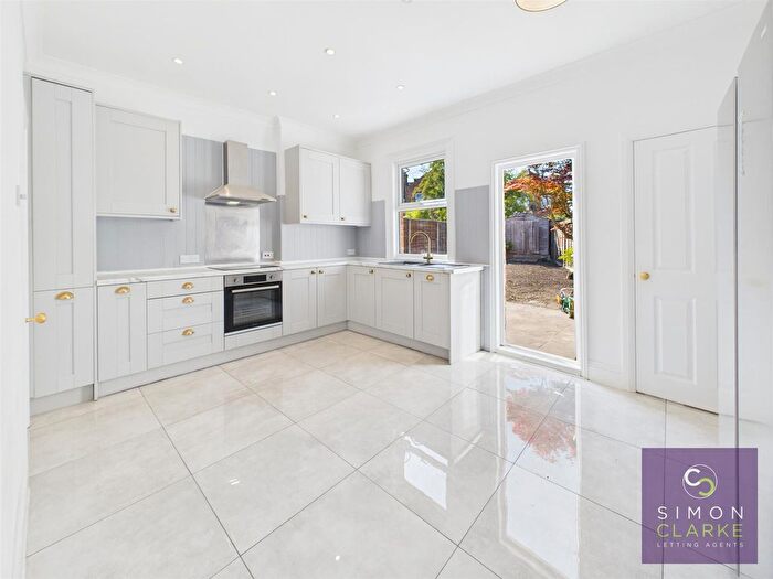 2 Bedroom Semi Detached House To Rent In Middle Road, East Barnet, EN4