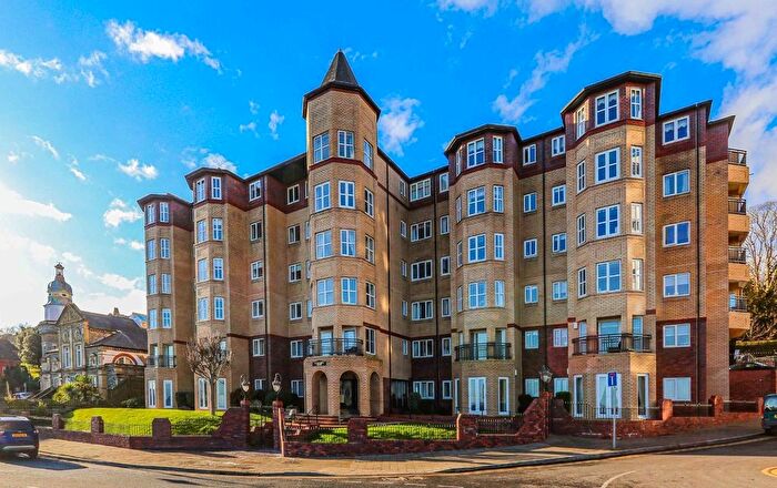 2 Bedroom Flat To Rent In Alexandra Court The Esplanade, Penarth, CF64