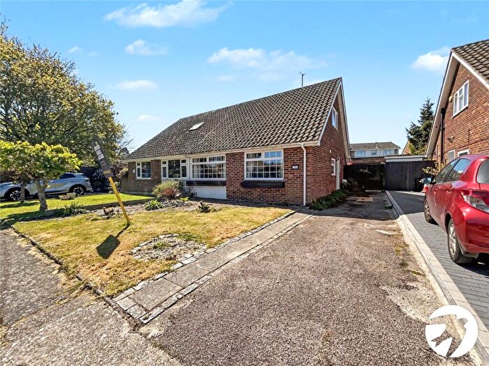 3 Bedroom Bungalow For Sale In Burleigh Close, Rochester, Kent, ME2