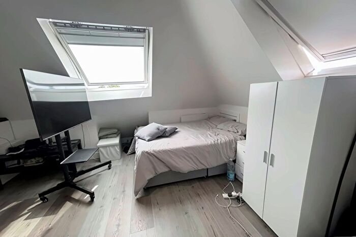 Studio To Rent In Station Road, Mill Hill, NW7